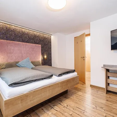 Haus Wierer شقة